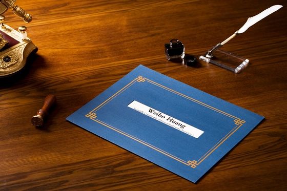 羊皮紙の物質的な証明書ファイルのホールダー、金ホイルの熱い押す証明書カバー