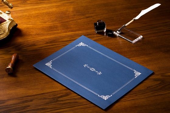 再結集の青色の銀製の熱い押すパッドを入れられた証明書のホールダーOEM/ODM