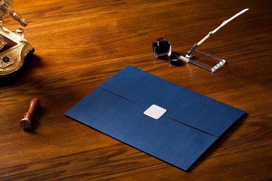 銀製の熱い押す賞の提示のホールダーは、青い証明書ファイルのホールダーを再び集めます